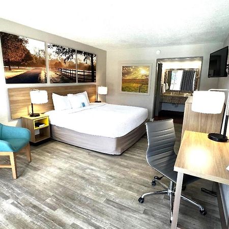 Days Inn By Wyndham Wildwood I-75 מראה חיצוני תמונה