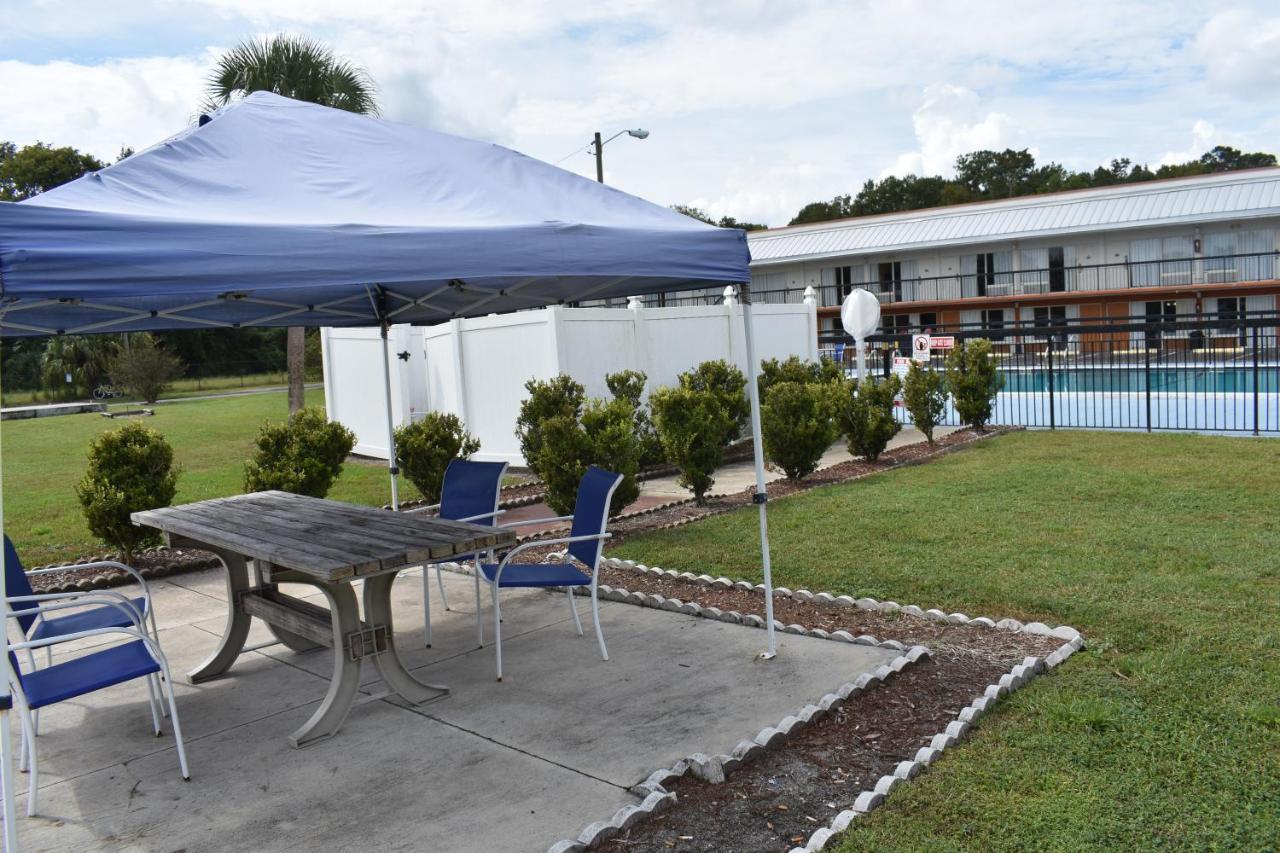 Days Inn By Wyndham Wildwood I-75 מראה חיצוני תמונה