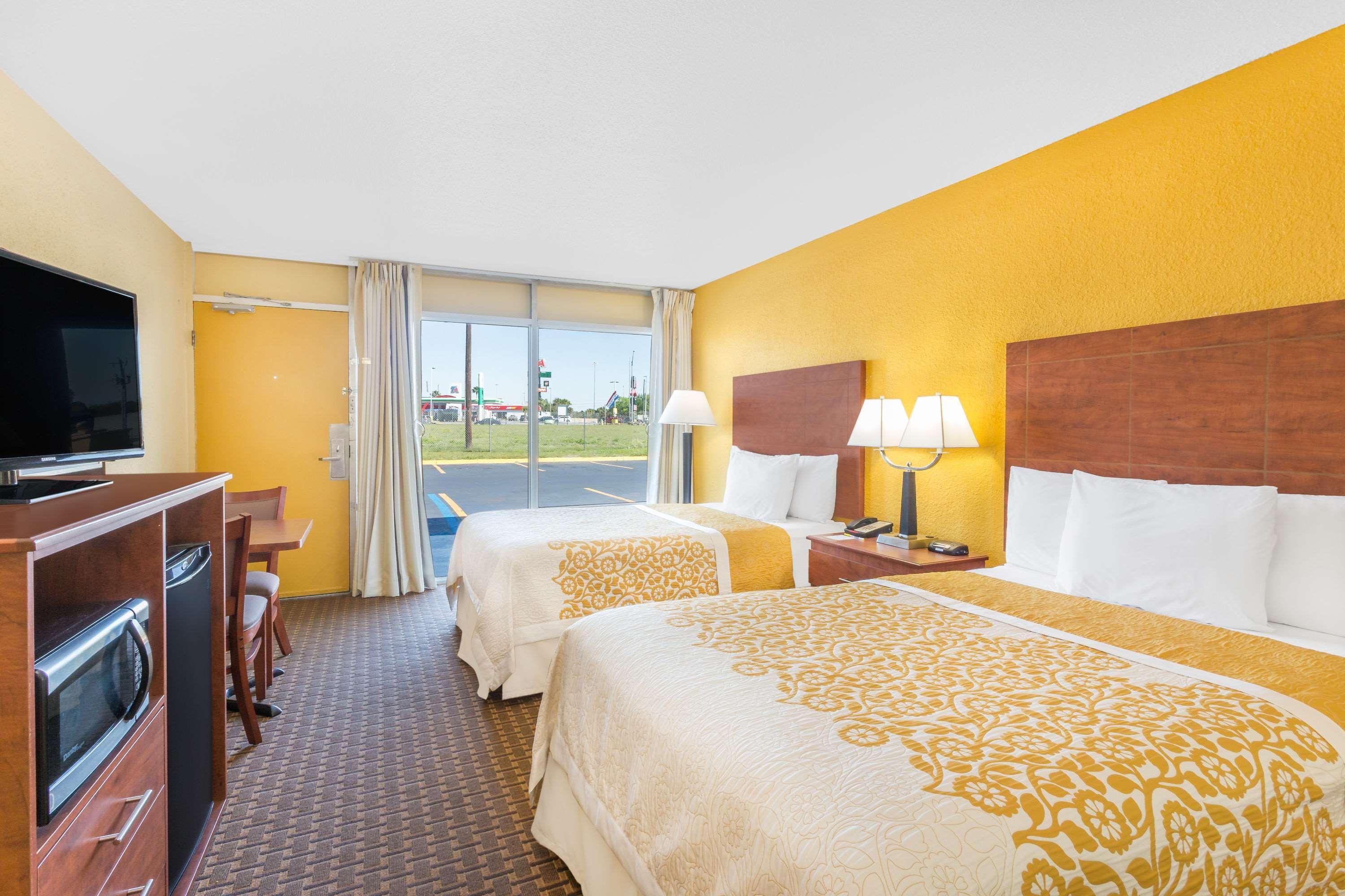 Days Inn By Wyndham Wildwood I-75 מראה חיצוני תמונה