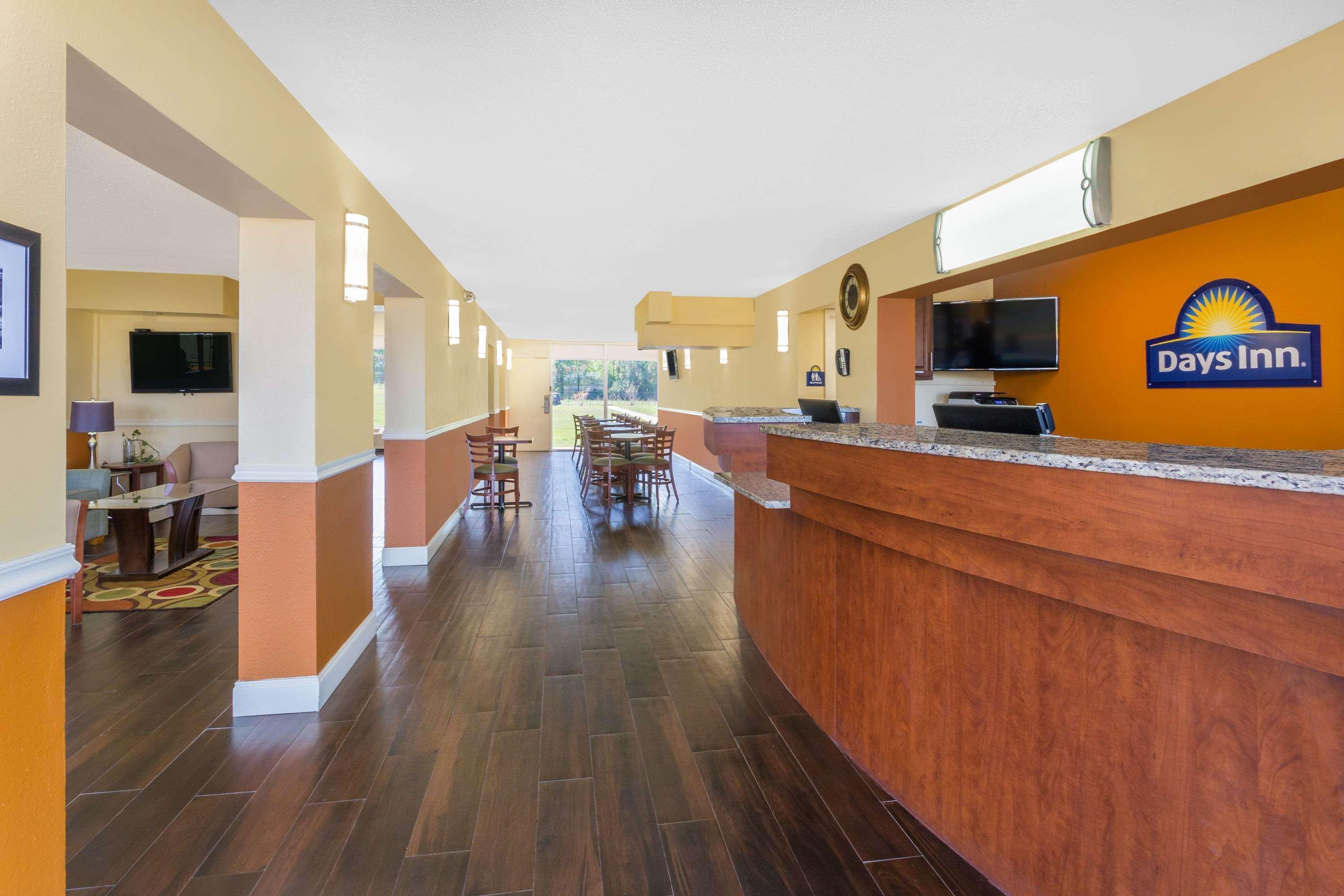 Days Inn By Wyndham Wildwood I-75 מראה חיצוני תמונה