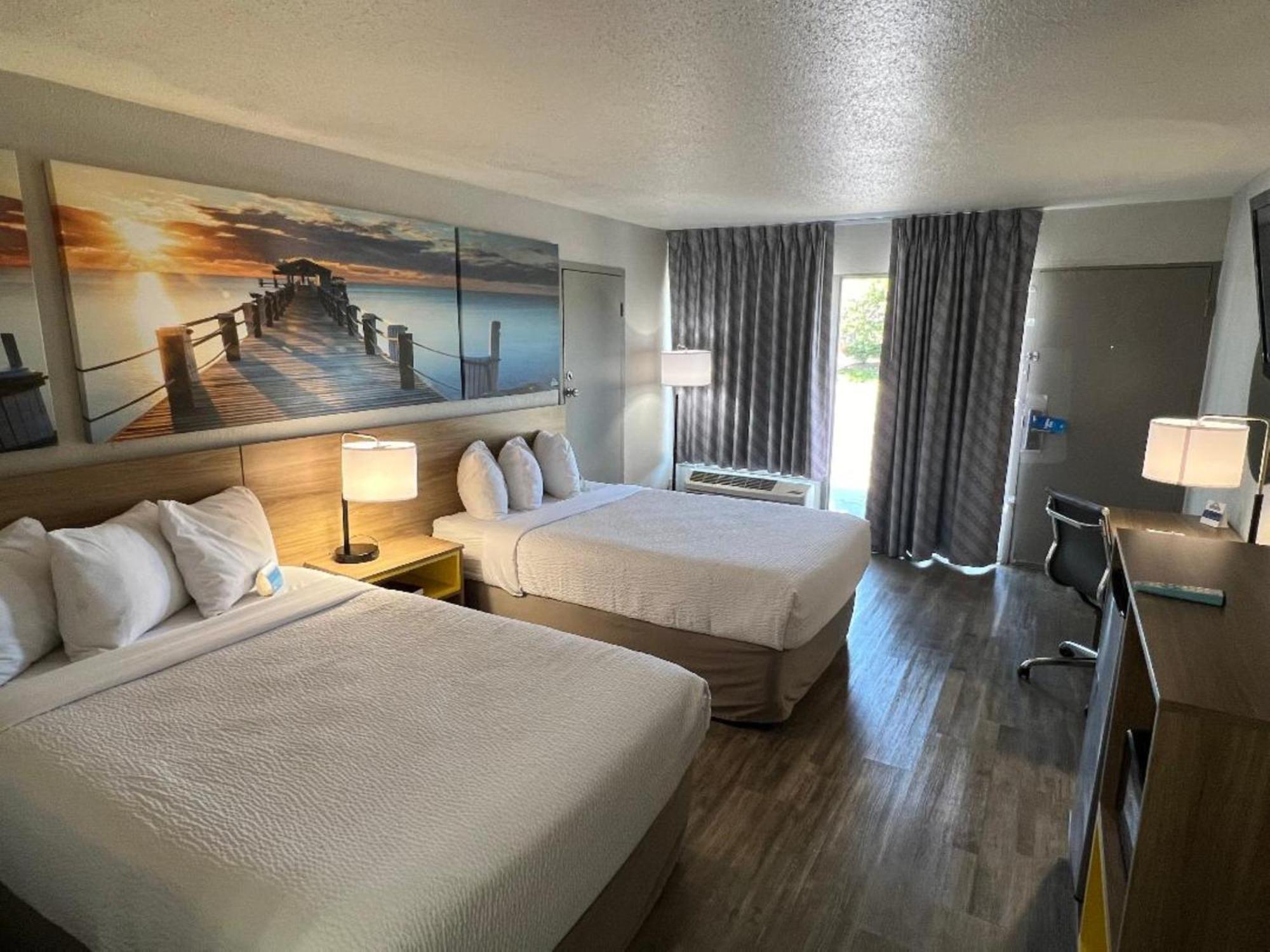 Days Inn By Wyndham Wildwood I-75 מראה חיצוני תמונה