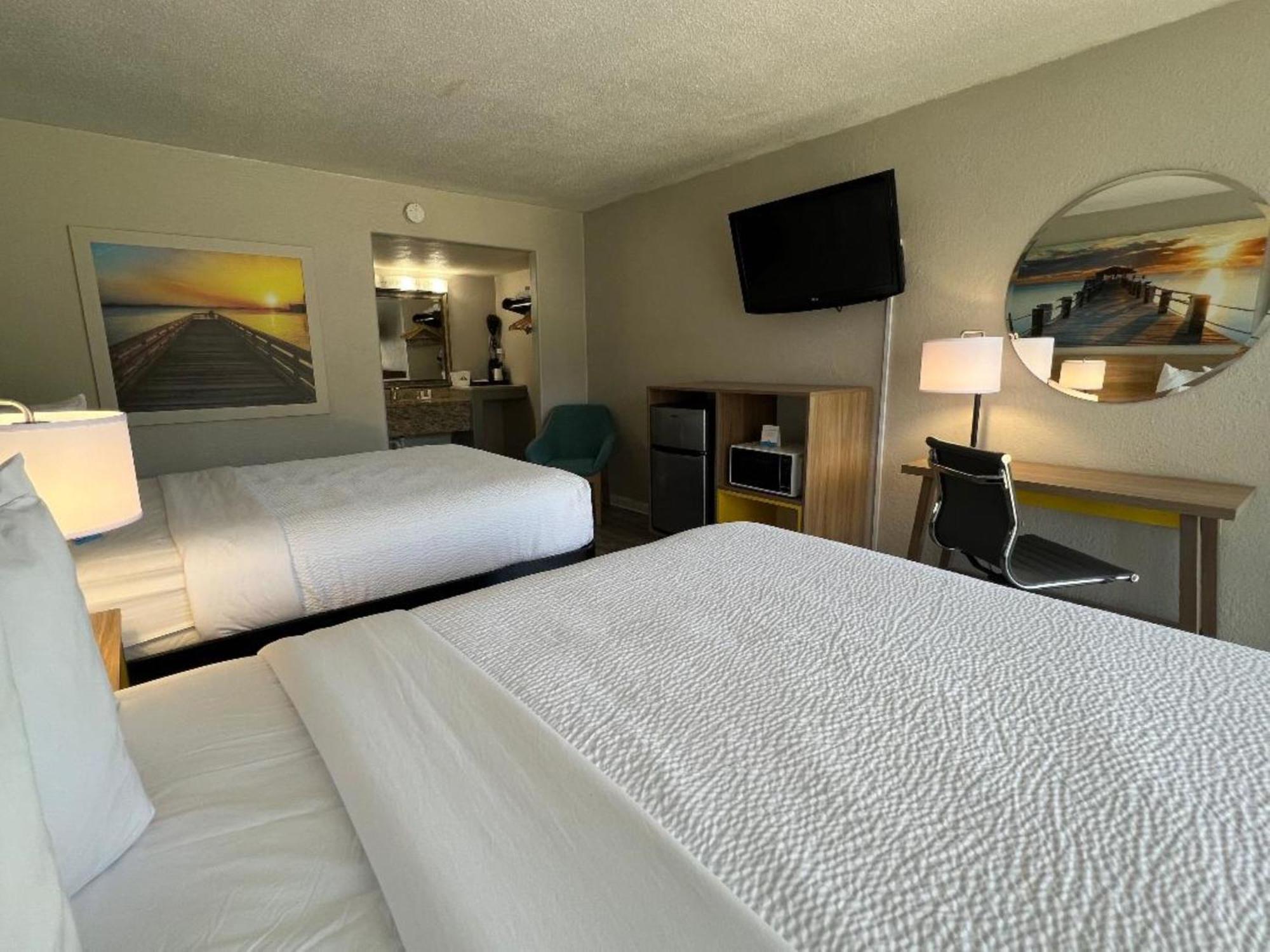 Days Inn By Wyndham Wildwood I-75 מראה חיצוני תמונה