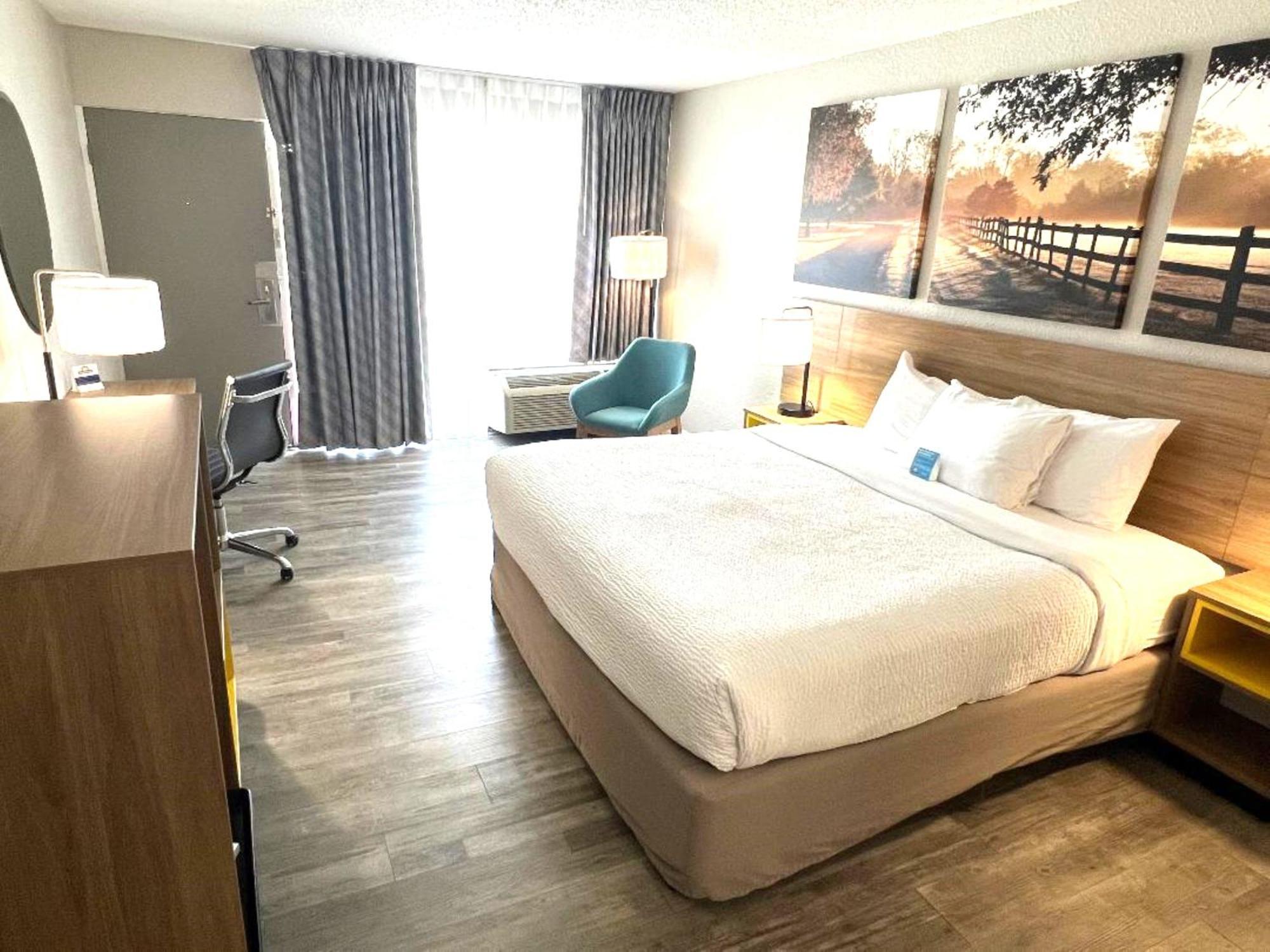 Days Inn By Wyndham Wildwood I-75 מראה חיצוני תמונה