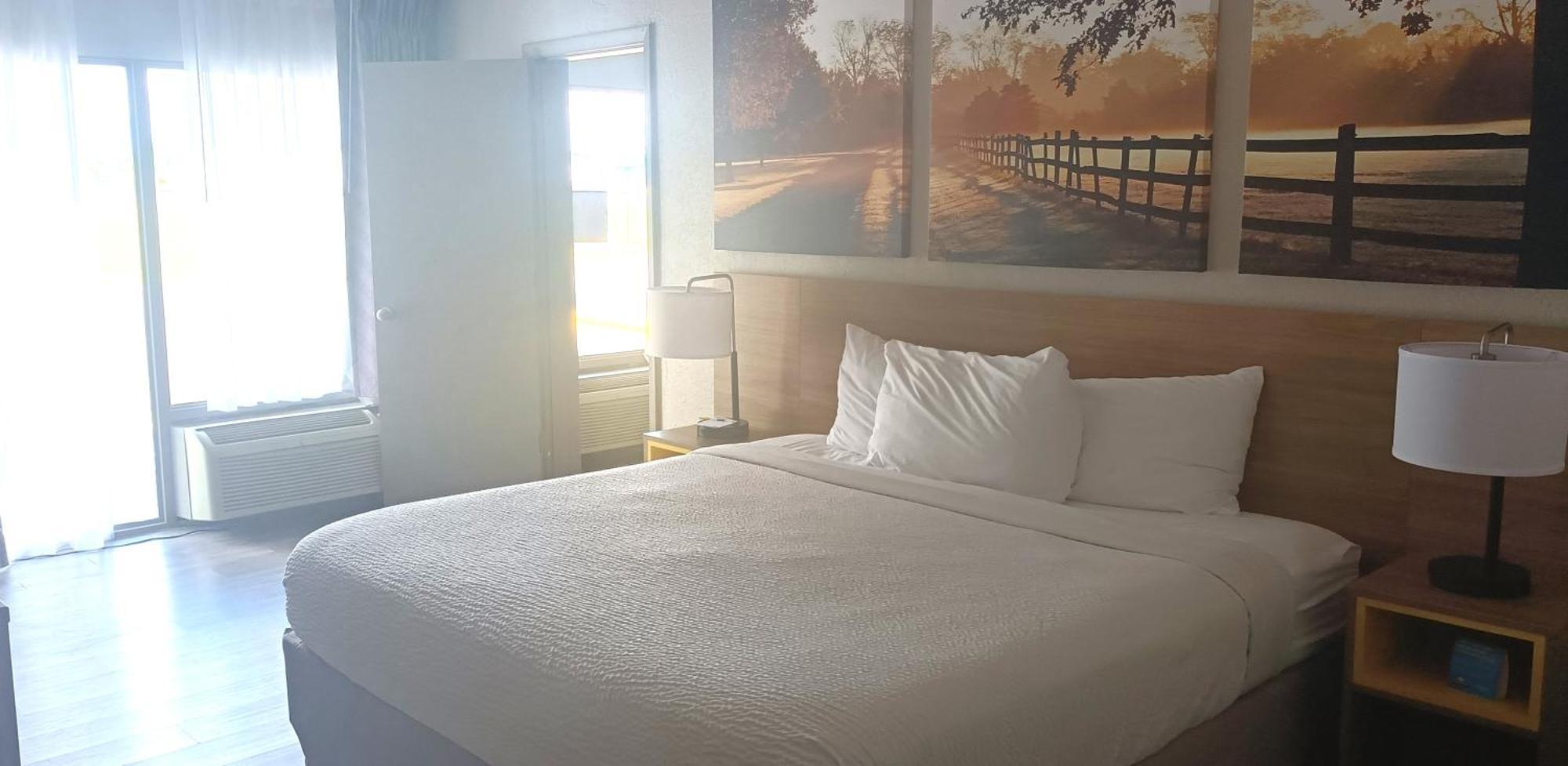 Days Inn By Wyndham Wildwood I-75 מראה חיצוני תמונה