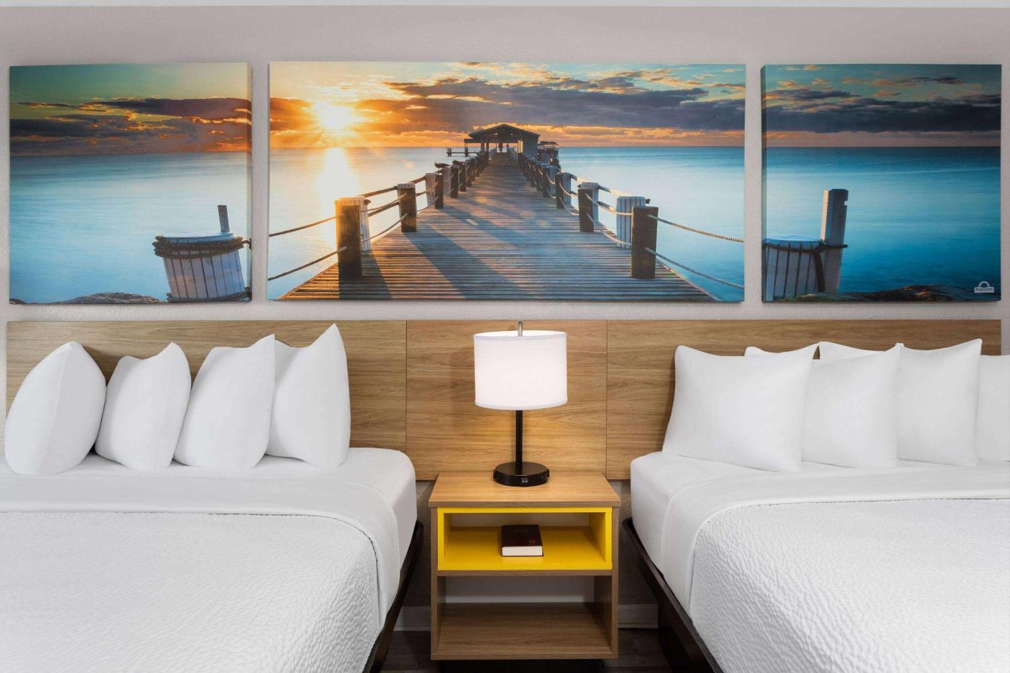 Days Inn By Wyndham Wildwood I-75 מראה חיצוני תמונה