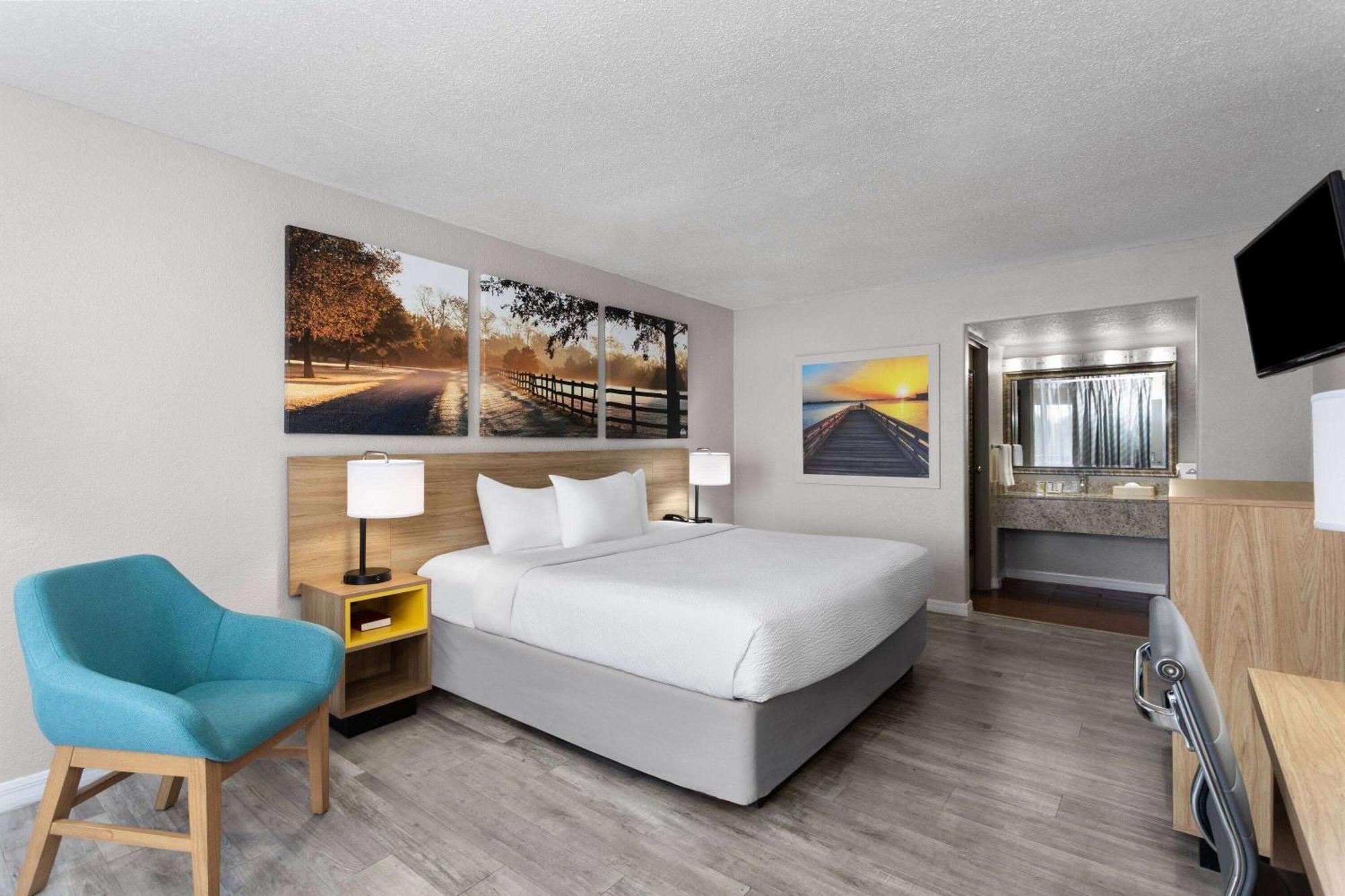Days Inn By Wyndham Wildwood I-75 מראה חיצוני תמונה