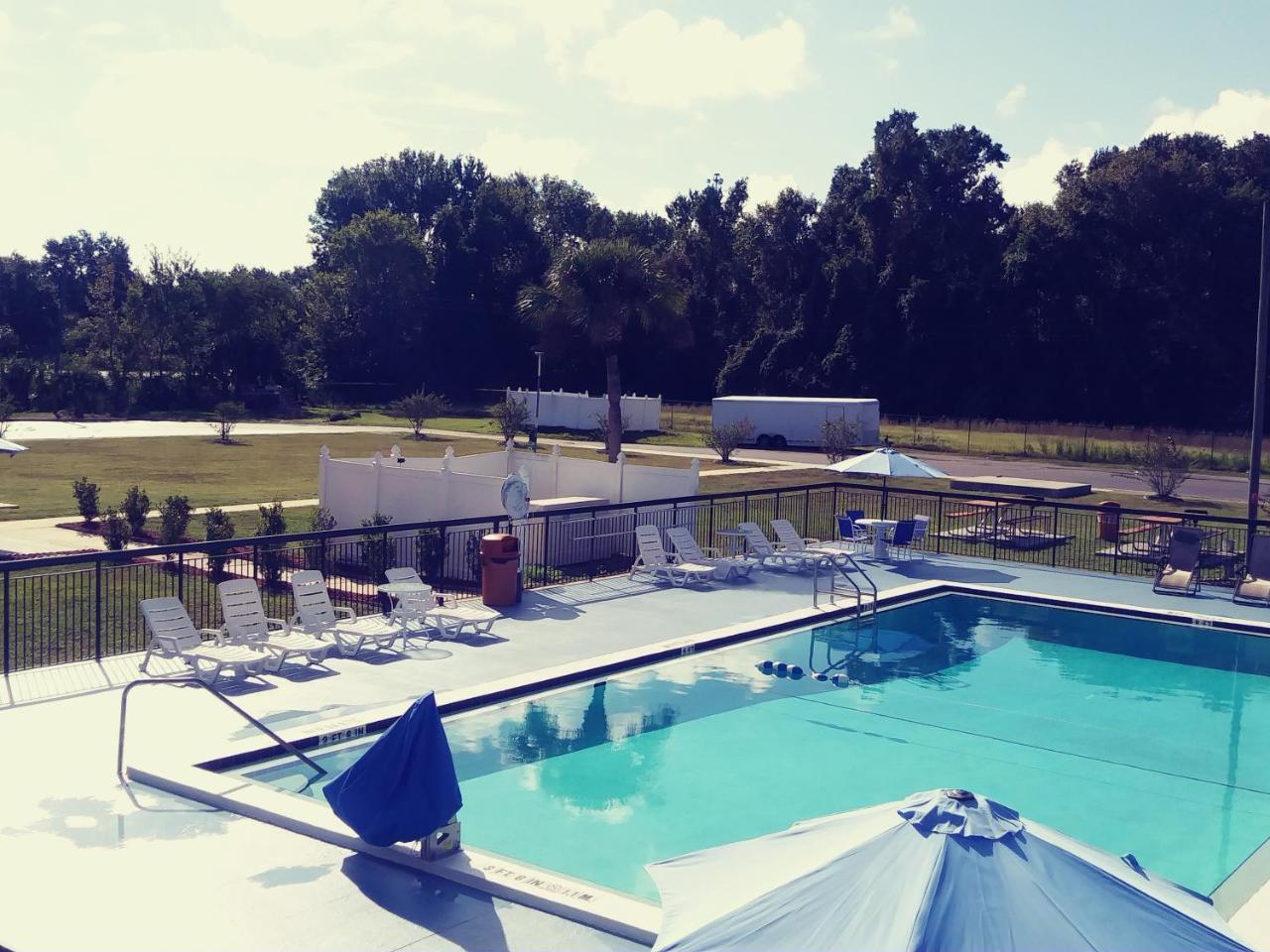 Days Inn By Wyndham Wildwood I-75 מראה חיצוני תמונה